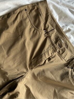 lululemon athletica Men's Chino Pants in Khaki Brown